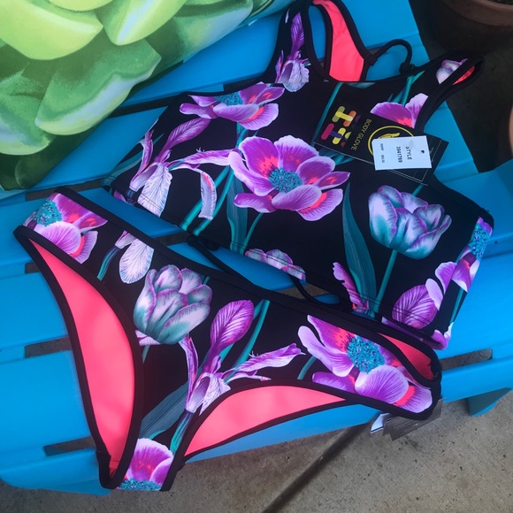 Body Glove Other - 🌷🌺Body Glove floral 2 piece